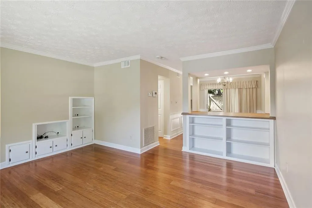 6208 Park Avenue Unit 2, Sandy Springs, Georgia 30342, 2 Bedrooms Bedrooms, ,1 BathroomBathrooms,Residential,Sold,6208 Park Avenue Unit 2,6941150