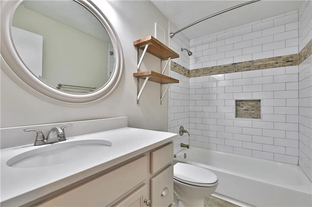 903 Woodcliff Drive, Sandy Springs, Georgia 30350, 2 Bedrooms Bedrooms, ,2 BathroomsBathrooms,Residential,Sold,903 Woodcliff Drive,6893571