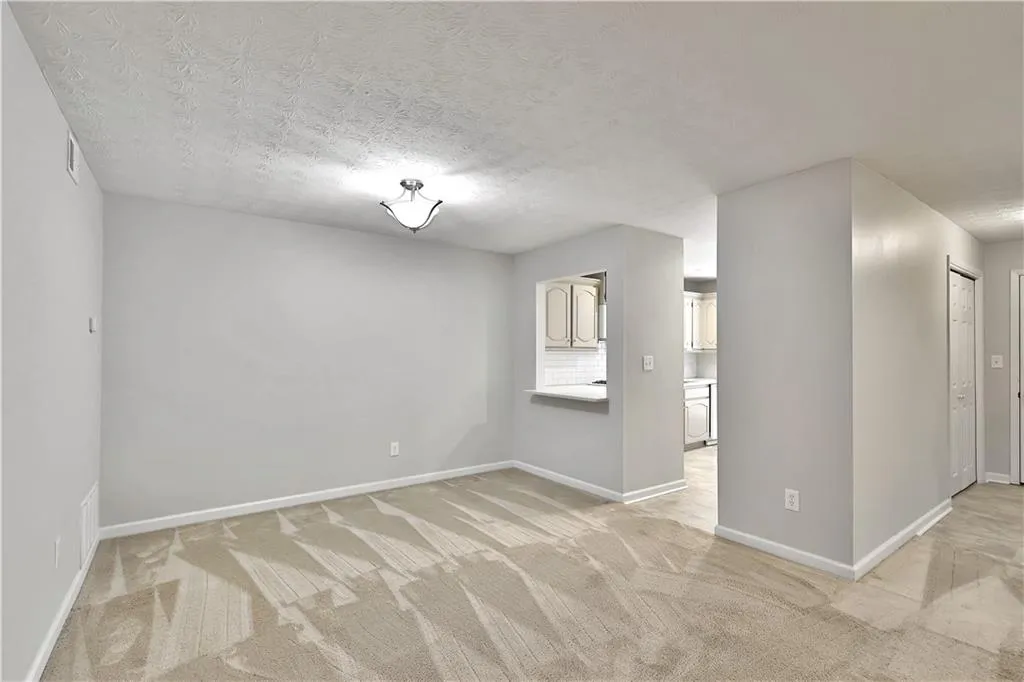 903 Woodcliff Drive, Sandy Springs, Georgia 30350, 2 Bedrooms Bedrooms, ,2 BathroomsBathrooms,Residential,Sold,903 Woodcliff Drive,6893571