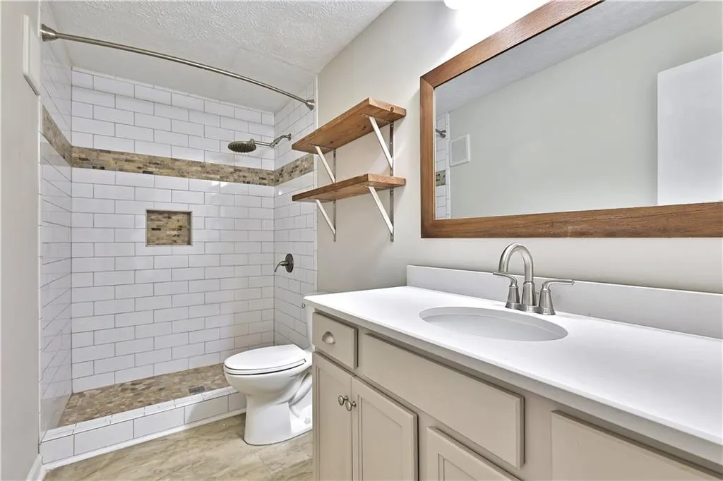 903 Woodcliff Drive, Sandy Springs, Georgia 30350, 2 Bedrooms Bedrooms, ,2 BathroomsBathrooms,Residential,Sold,903 Woodcliff Drive,6893571