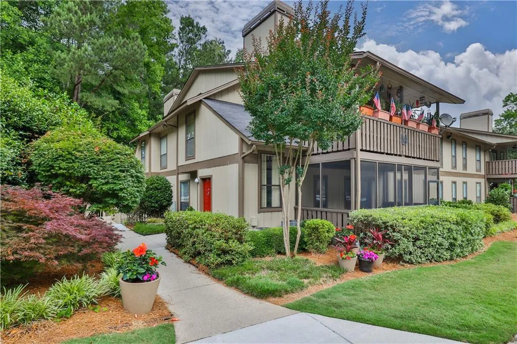 903 Woodcliff Drive, Sandy Springs, Georgia 30350, 2 Bedrooms Bedrooms, ,2 BathroomsBathrooms,Residential,Sold,903 Woodcliff Drive,6893571