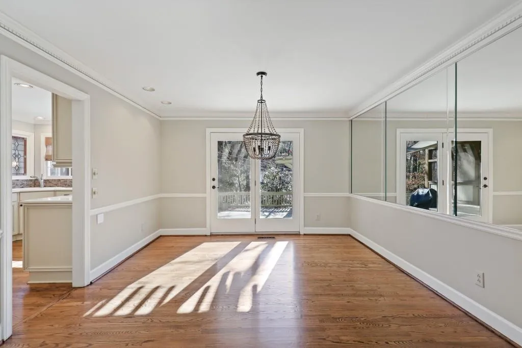 487 Cambridge Way, Sandy Springs, Georgia 30328, 4 Bedrooms Bedrooms, ,3 BathroomsBathrooms,Residential,Sold,487 Cambridge Way,6830229