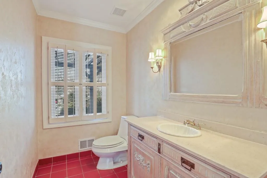 487 Cambridge Way, Sandy Springs, Georgia 30328, 4 Bedrooms Bedrooms, ,3 BathroomsBathrooms,Residential,Sold,487 Cambridge Way,6830229