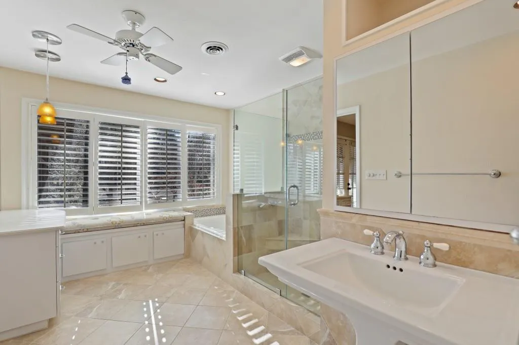 487 Cambridge Way, Sandy Springs, Georgia 30328, 4 Bedrooms Bedrooms, ,3 BathroomsBathrooms,Residential,Sold,487 Cambridge Way,6830229