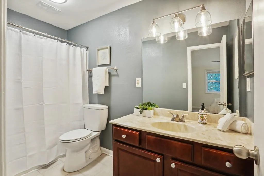 6900 Roswell Road Unit Q22, Sandy Springs, Georgia 30328, 2 Bedrooms Bedrooms, ,2 BathroomsBathrooms,Residential,Sold,6900 Roswell Road Unit Q22,7244031