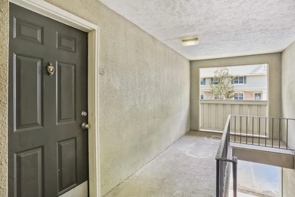 6900 Roswell Road Unit Q22, Sandy Springs, Georgia 30328, 2 Bedrooms Bedrooms, ,2 BathroomsBathrooms,Residential,Sold,6900 Roswell Road Unit Q22,7244031