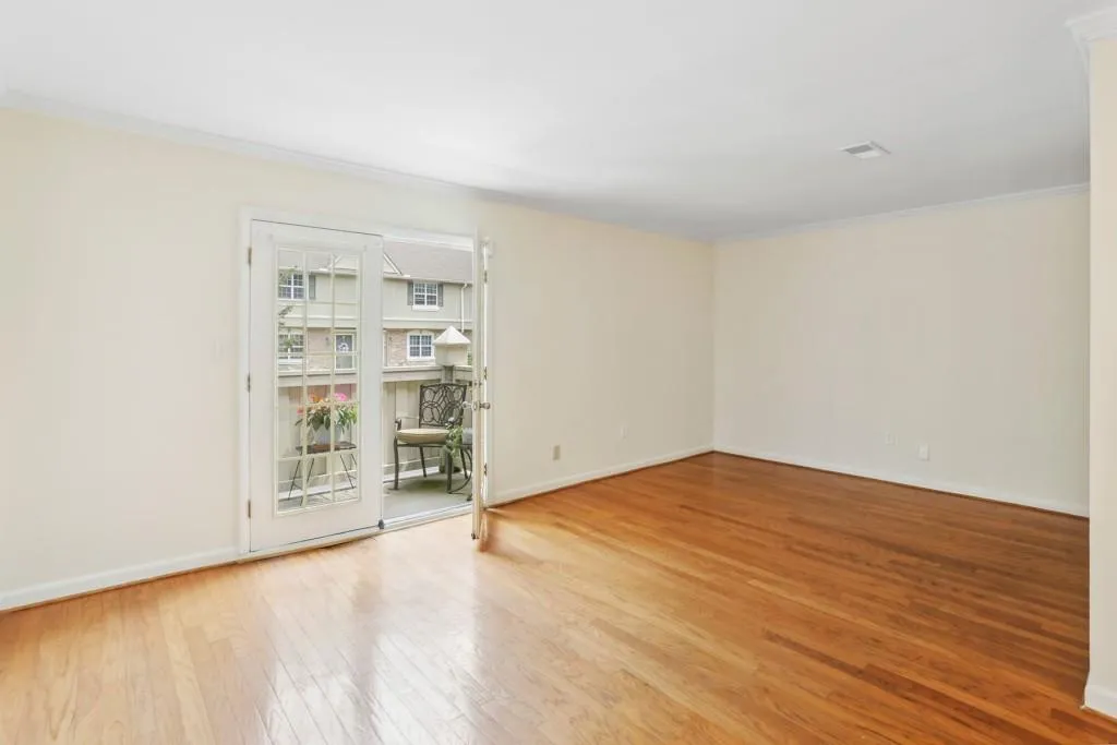 6900 Roswell Road Unit Q22, Sandy Springs, Georgia 30328, 2 Bedrooms Bedrooms, ,2 BathroomsBathrooms,Residential,Sold,6900 Roswell Road Unit Q22,7244031