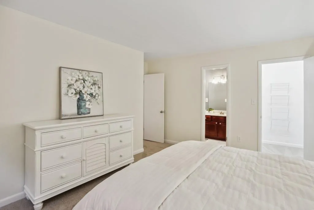 6900 Roswell Road Unit Q22, Sandy Springs, Georgia 30328, 2 Bedrooms Bedrooms, ,2 BathroomsBathrooms,Residential,Sold,6900 Roswell Road Unit Q22,7244031
