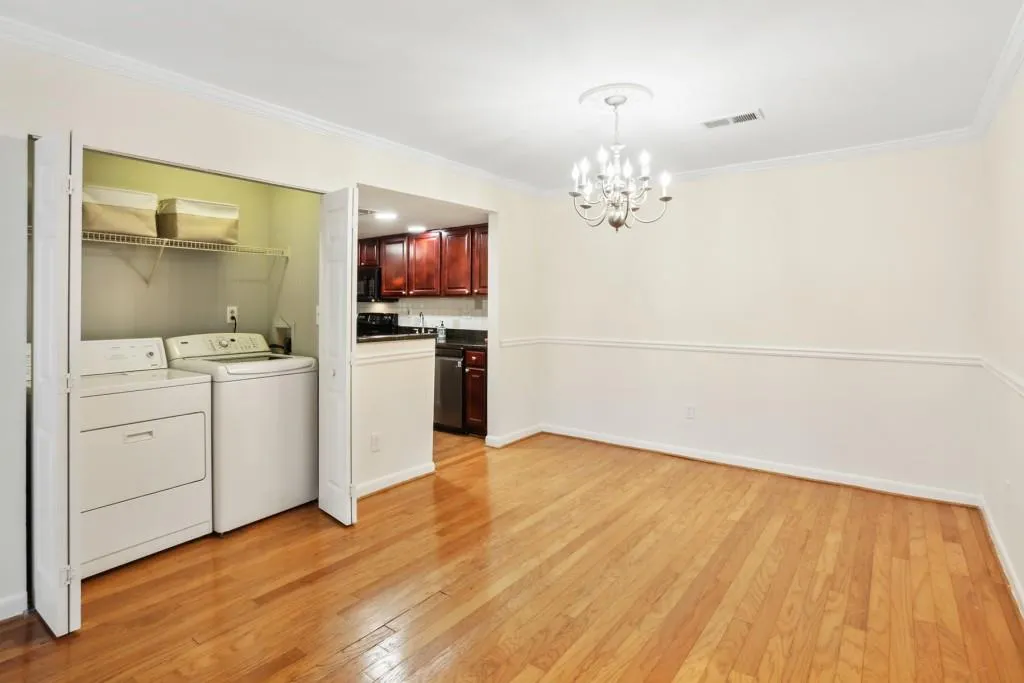 6900 Roswell Road Unit Q22, Sandy Springs, Georgia 30328, 2 Bedrooms Bedrooms, ,2 BathroomsBathrooms,Residential,Sold,6900 Roswell Road Unit Q22,7244031