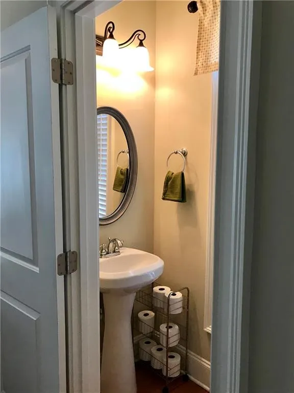 861 Perennial Drive, Atlanta, Georgia 30328, 2 Bedrooms Bedrooms, ,2 BathroomsBathrooms,Residential,Sold,861 Perennial Drive,6012566