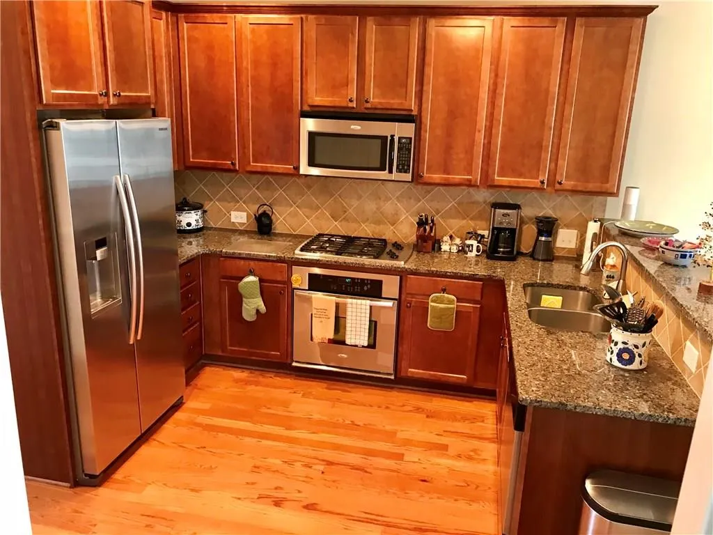 861 Perennial Drive, Atlanta, Georgia 30328, 2 Bedrooms Bedrooms, ,2 BathroomsBathrooms,Residential,Sold,861 Perennial Drive,6012566