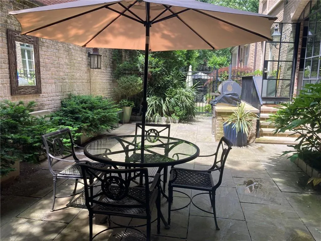 2440 Peachtree Road Nw Unit 9, Atlanta, Georgia 30305, 5 Bedrooms Bedrooms, ,4 BathroomsBathrooms,Residential,For Sale,2440 Peachtree Road Nw Unit 9,7577879