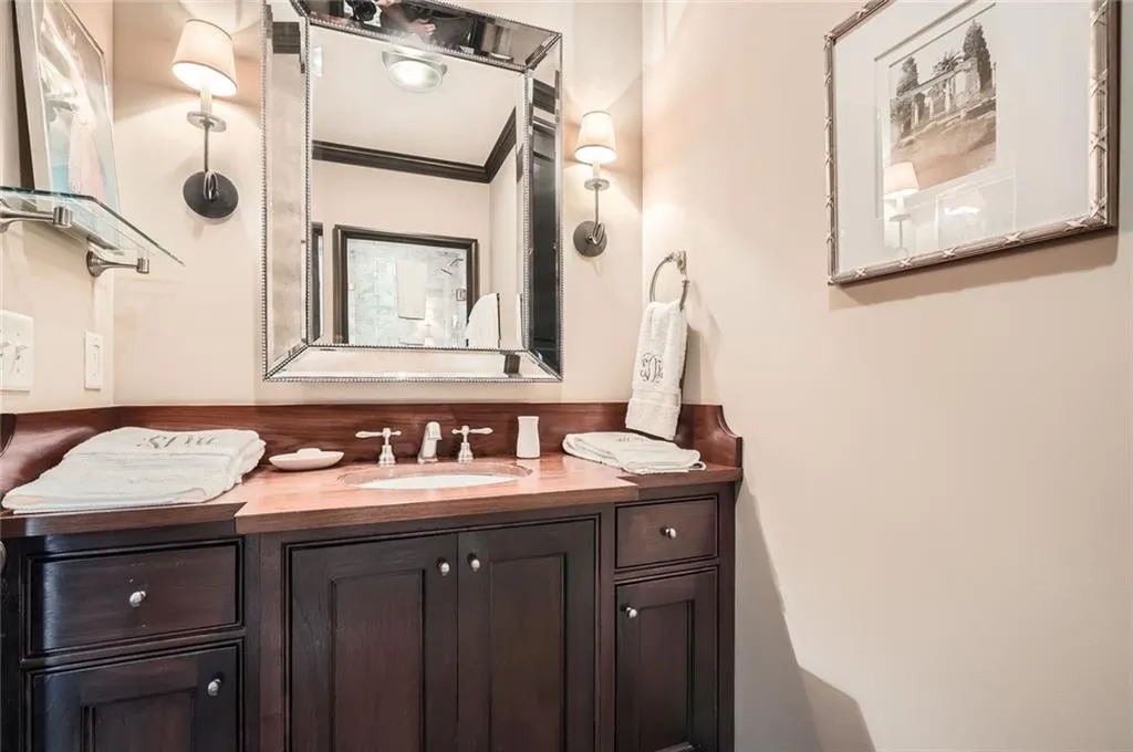 2440 Peachtree Road Nw Unit 9, Atlanta, Georgia 30305, 5 Bedrooms Bedrooms, ,4 BathroomsBathrooms,Residential,For Sale,2440 Peachtree Road Nw Unit 9,7577879