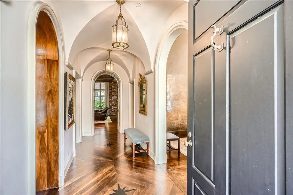 2440 Peachtree Road Nw Unit 9, Atlanta, Georgia 30305, 5 Bedrooms Bedrooms, ,4 BathroomsBathrooms,Residential,For Sale,2440 Peachtree Road Nw Unit 9,7577879
