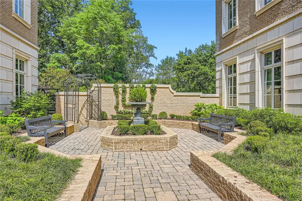 2440 Peachtree Road Nw Unit 9, Atlanta, Georgia 30305, 5 Bedrooms Bedrooms, ,4 BathroomsBathrooms,Residential,For Sale,2440 Peachtree Road Nw Unit 9,7577879