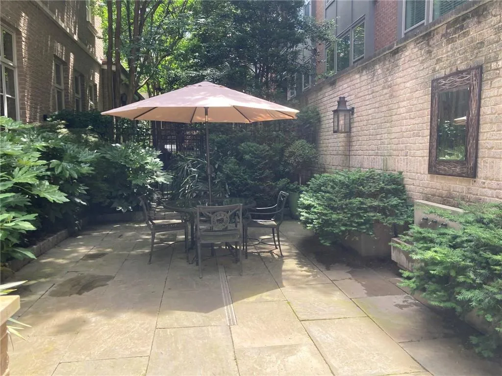 2440 Peachtree Road Nw Unit 9, Atlanta, Georgia 30305, 5 Bedrooms Bedrooms, ,4 BathroomsBathrooms,Residential,For Sale,2440 Peachtree Road Nw Unit 9,7577879