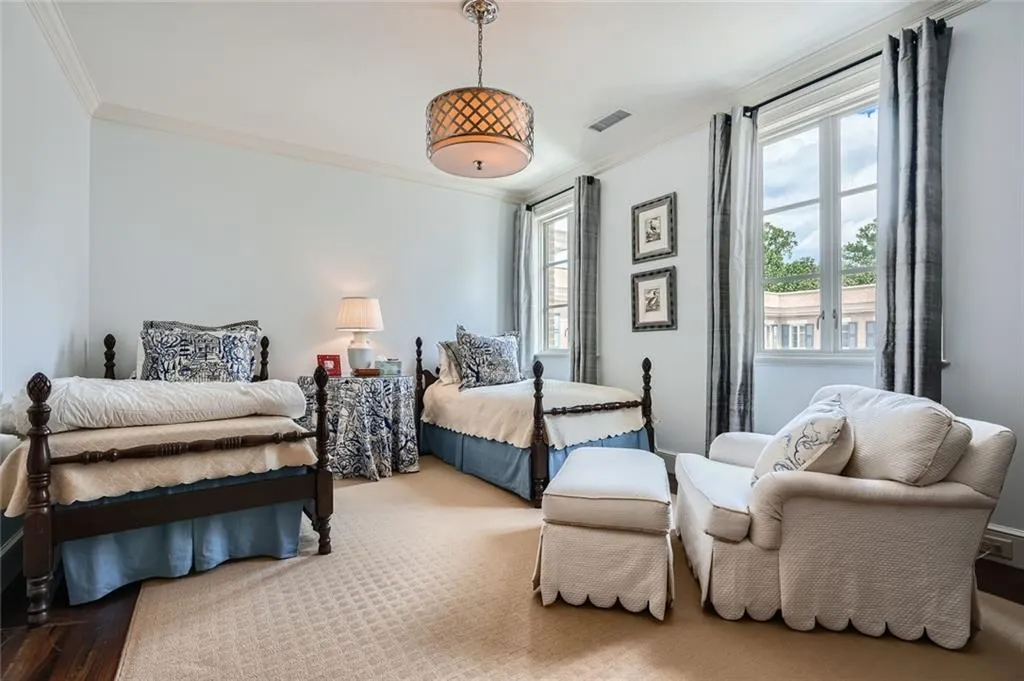 2440 Peachtree Road Nw Unit 9, Atlanta, Georgia 30305, 5 Bedrooms Bedrooms, ,4 BathroomsBathrooms,Residential,For Sale,2440 Peachtree Road Nw Unit 9,7577879