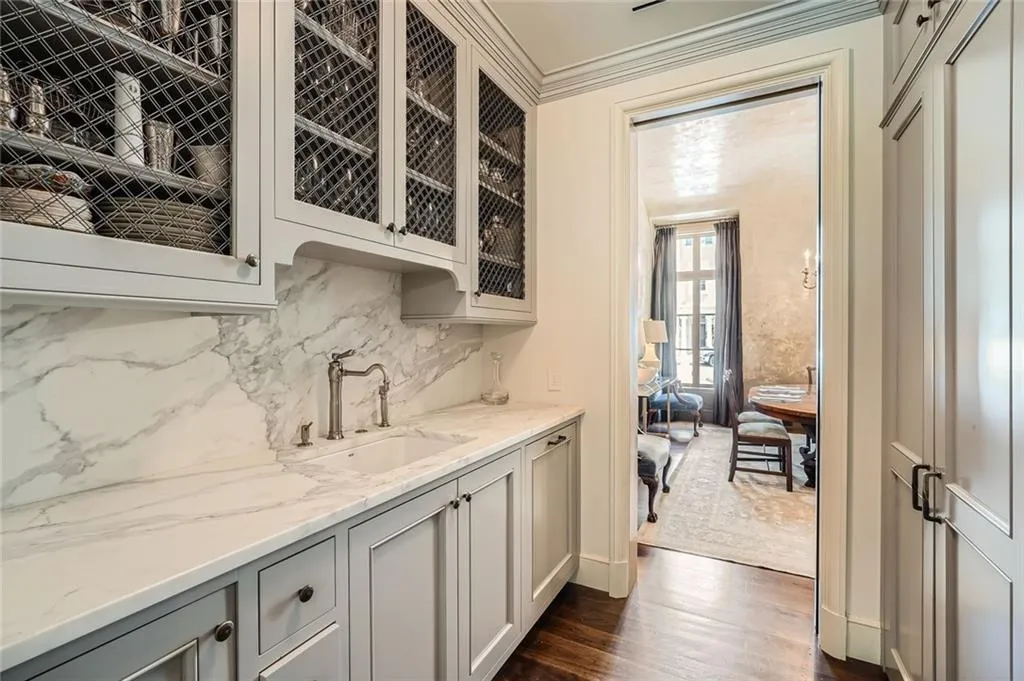 2440 Peachtree Road Nw Unit 9, Atlanta, Georgia 30305, 5 Bedrooms Bedrooms, ,4 BathroomsBathrooms,Residential,For Sale,2440 Peachtree Road Nw Unit 9,7577879