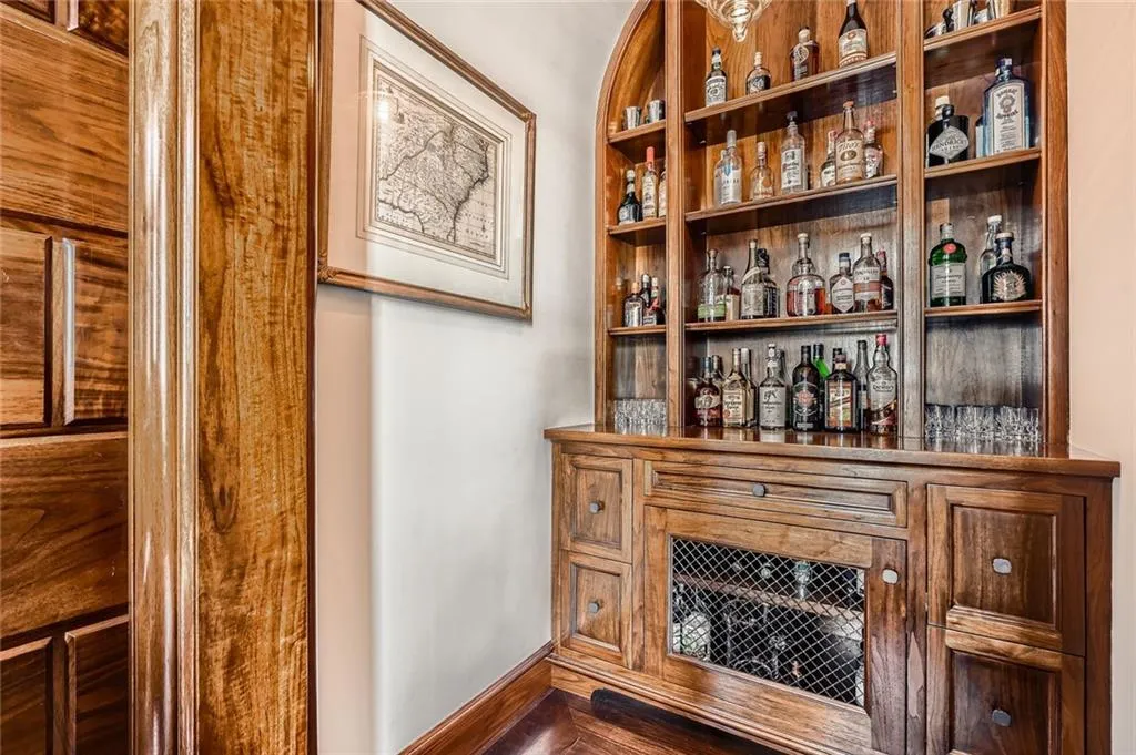 2440 Peachtree Road Nw Unit 9, Atlanta, Georgia 30305, 5 Bedrooms Bedrooms, ,4 BathroomsBathrooms,Residential,For Sale,2440 Peachtree Road Nw Unit 9,7577879