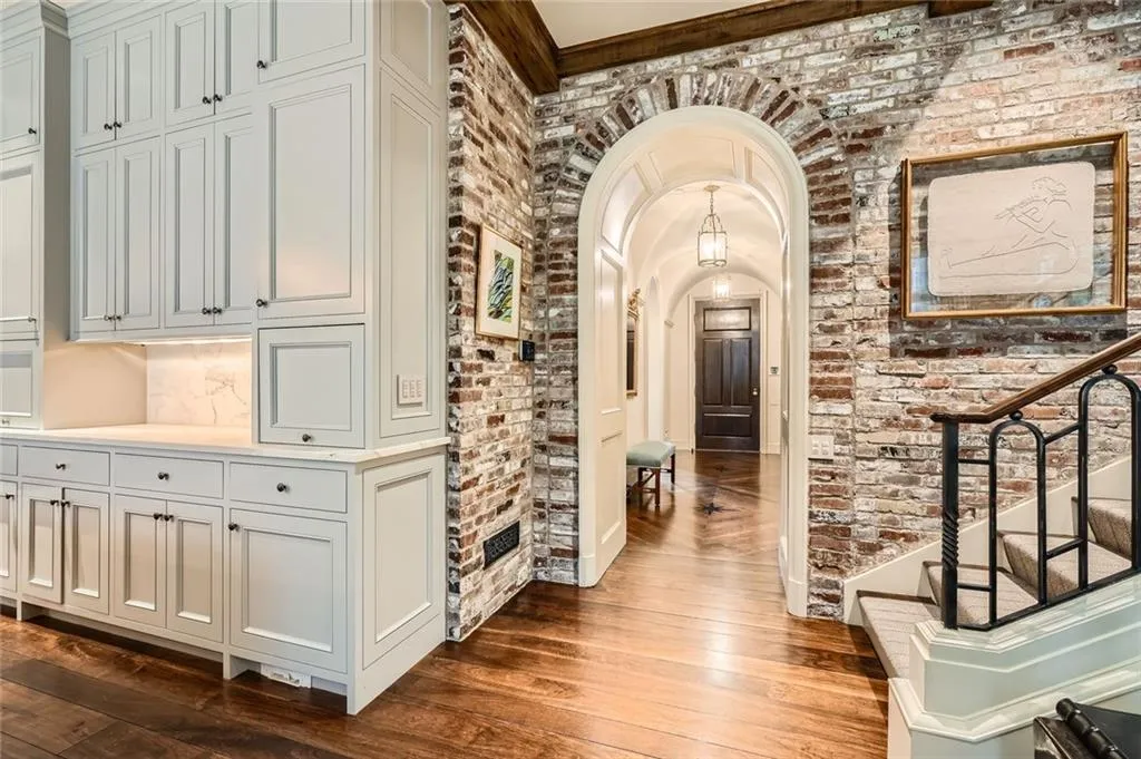 2440 Peachtree Road Nw Unit 9, Atlanta, Georgia 30305, 5 Bedrooms Bedrooms, ,4 BathroomsBathrooms,Residential,For Sale,2440 Peachtree Road Nw Unit 9,7577879
