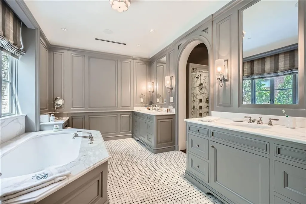 2440 Peachtree Road Nw Unit 9, Atlanta, Georgia 30305, 5 Bedrooms Bedrooms, ,4 BathroomsBathrooms,Residential,For Sale,2440 Peachtree Road Nw Unit 9,7577879