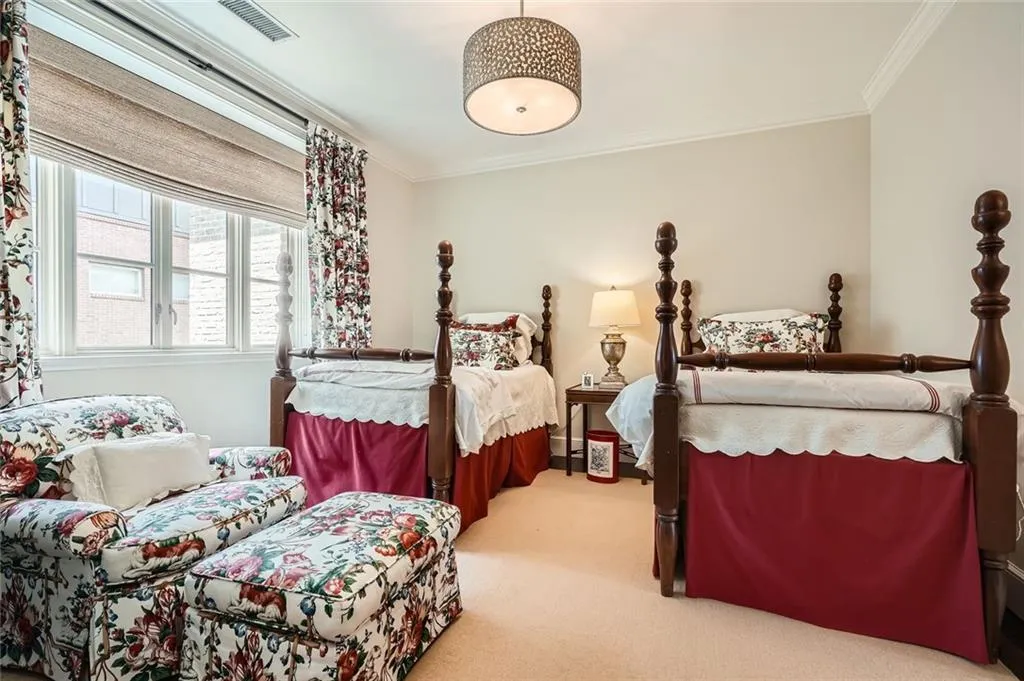 2440 Peachtree Road Nw Unit 9, Atlanta, Georgia 30305, 5 Bedrooms Bedrooms, ,4 BathroomsBathrooms,Residential,For Sale,2440 Peachtree Road Nw Unit 9,7577879