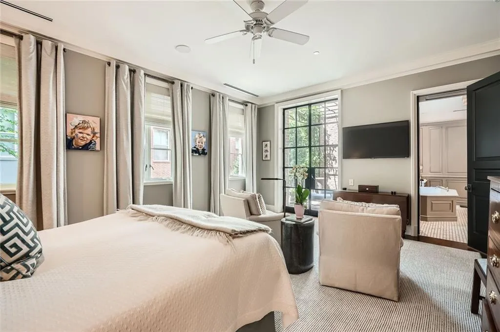 2440 Peachtree Road Nw Unit 9, Atlanta, Georgia 30305, 5 Bedrooms Bedrooms, ,4 BathroomsBathrooms,Residential,For Sale,2440 Peachtree Road Nw Unit 9,7577879