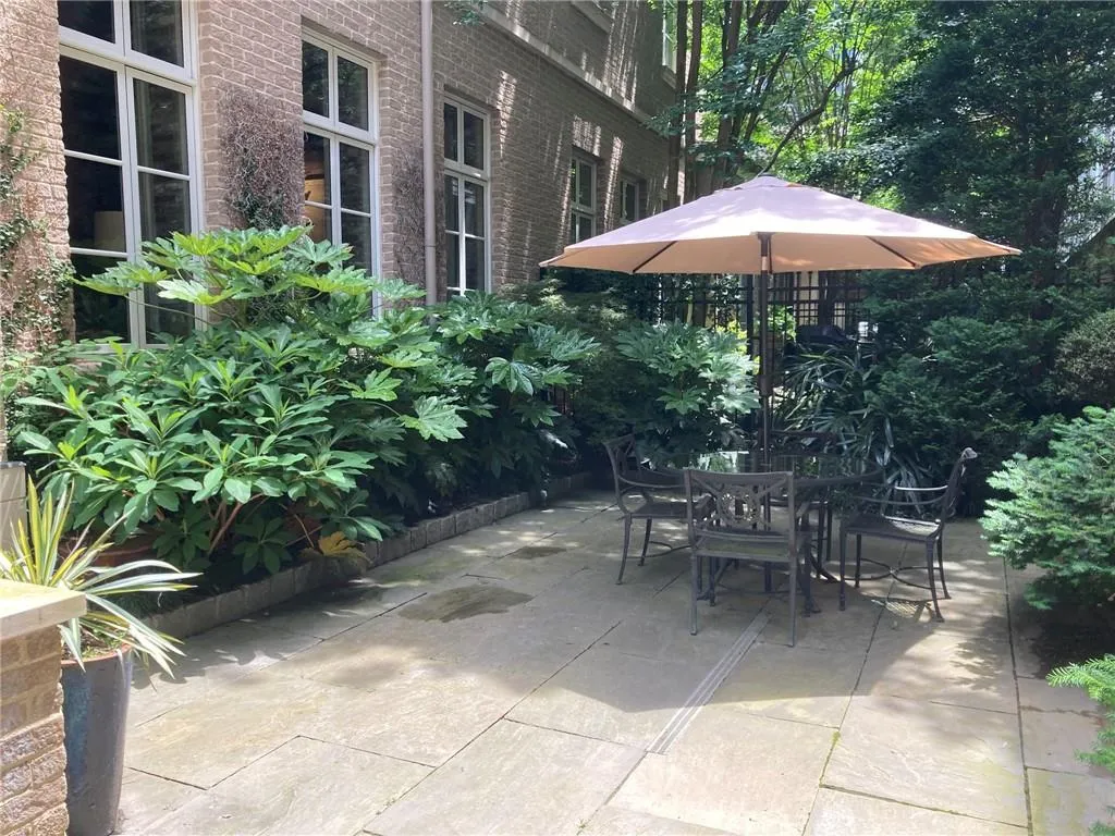 2440 Peachtree Road Nw Unit 9, Atlanta, Georgia 30305, 5 Bedrooms Bedrooms, ,4 BathroomsBathrooms,Residential,For Sale,2440 Peachtree Road Nw Unit 9,7577879