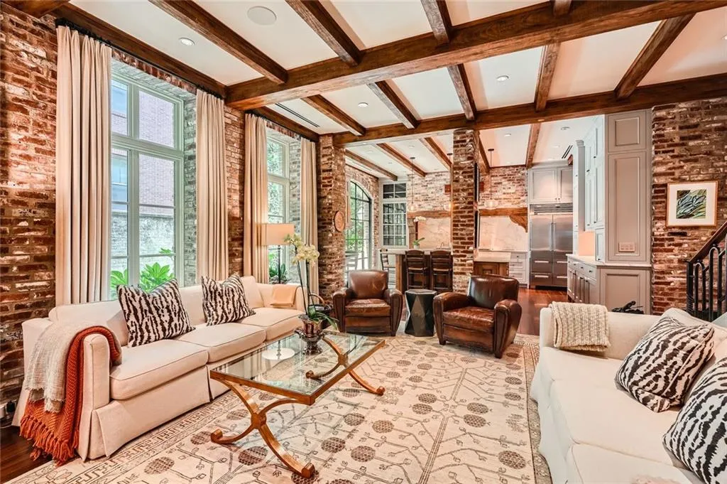 2440 Peachtree Road Nw Unit 9, Atlanta, Georgia 30305, 5 Bedrooms Bedrooms, ,4 BathroomsBathrooms,Residential,For Sale,2440 Peachtree Road Nw Unit 9,7577879