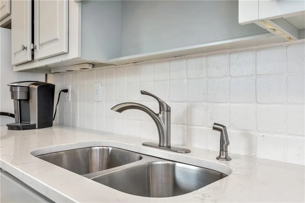 302 Brandywine Circle, Atlanta, Georgia 30350, 3 Bedrooms Bedrooms, ,2 BathroomsBathrooms,Residential,Sold,302 Brandywine Circle,7202982