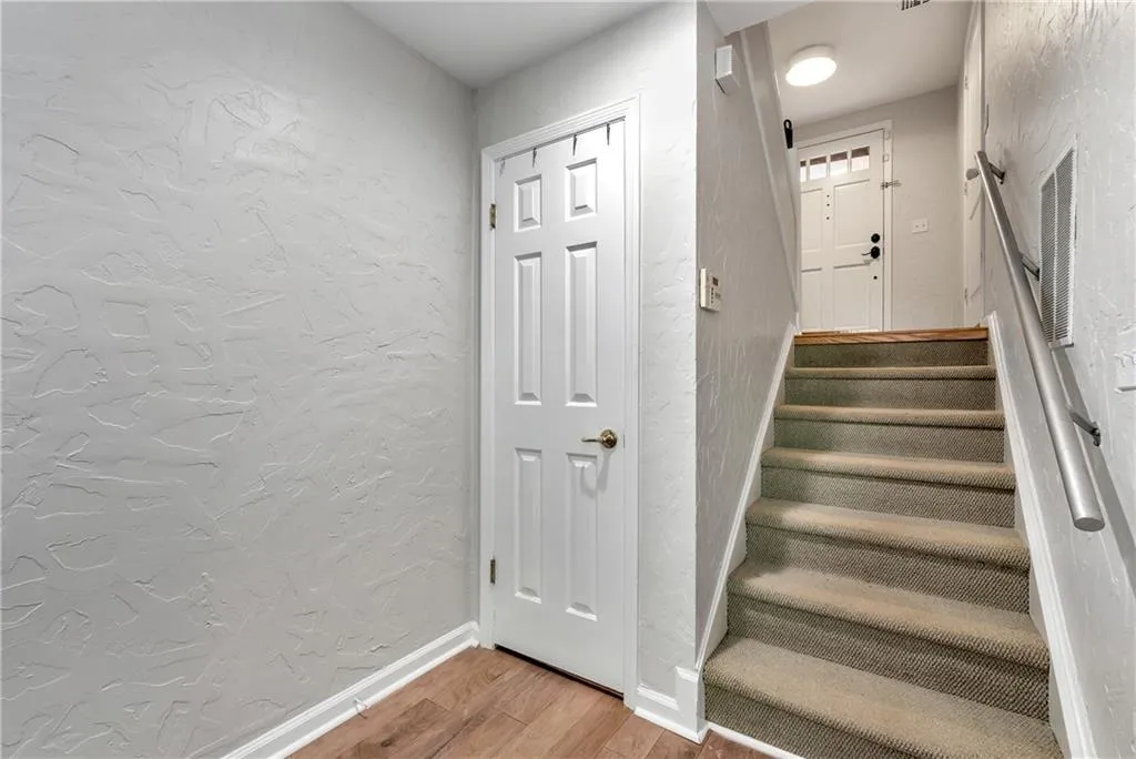 302 Brandywine Circle, Atlanta, Georgia 30350, 3 Bedrooms Bedrooms, ,2 BathroomsBathrooms,Residential,Sold,302 Brandywine Circle,7202982