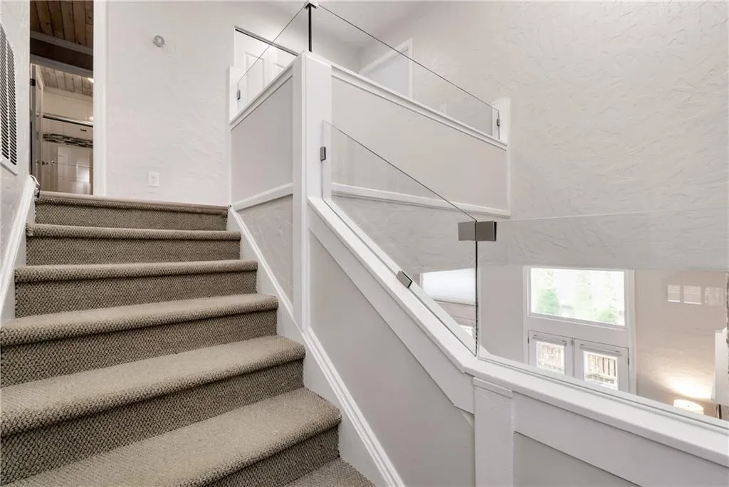 302 Brandywine Circle, Atlanta, Georgia 30350, 3 Bedrooms Bedrooms, ,2 BathroomsBathrooms,Residential,Sold,302 Brandywine Circle,7202982