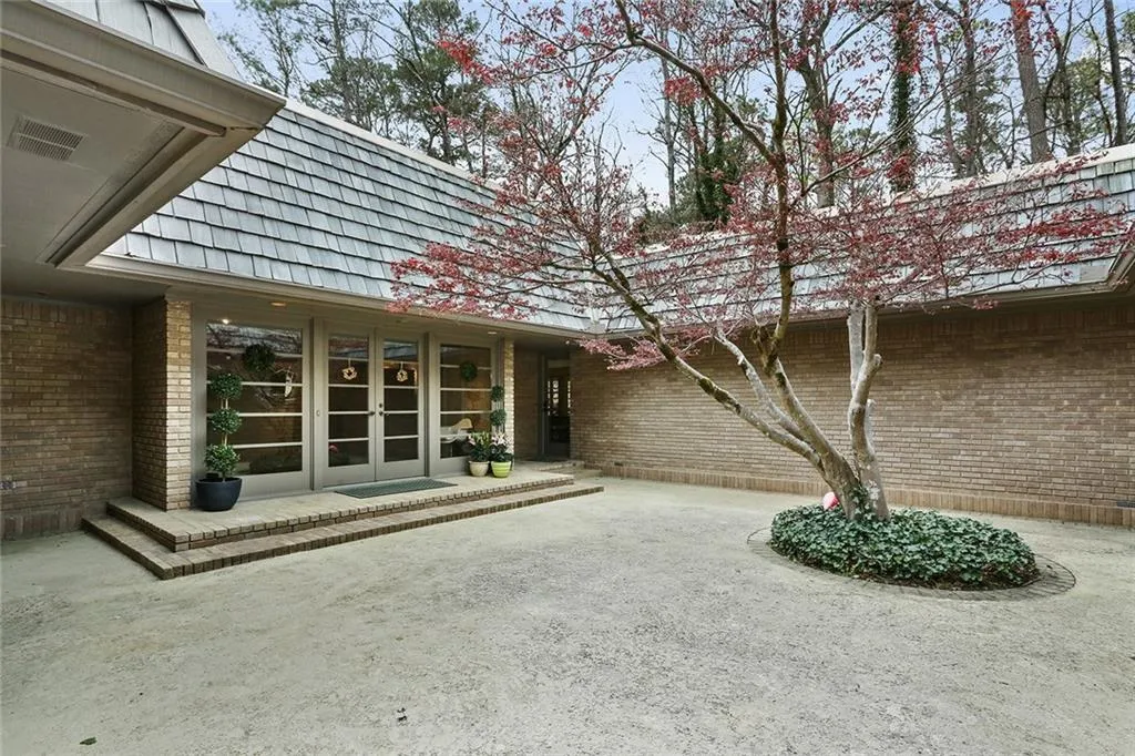 4391 Paran Place, Atlanta, Georgia 30327, 5 Bedrooms Bedrooms, ,5 BathroomsBathrooms,Residential,Sold,4391 Paran Place,5988219