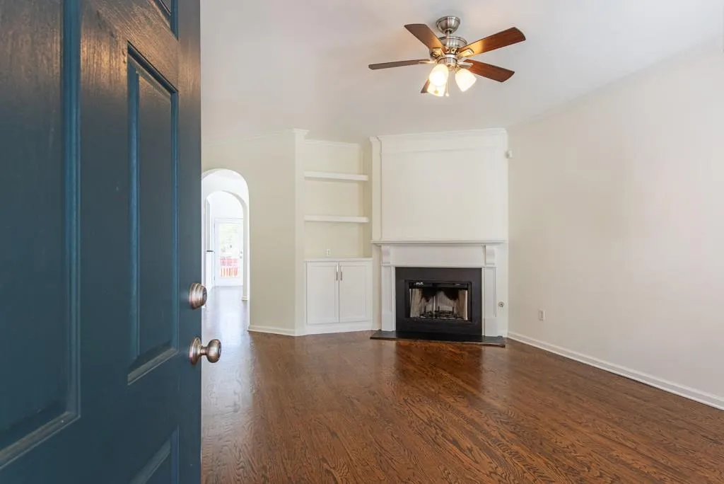 2361 Maplewood Drive Unit 25, Atlanta, Georgia 30339, 4 Bedrooms Bedrooms, ,2 BathroomsBathrooms,Residential,Sold,2361 Maplewood Drive Unit 25,7558316