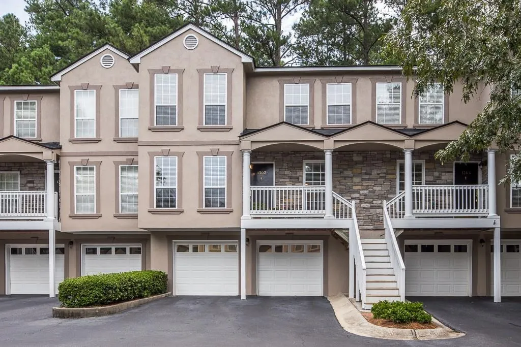 1303 Masons Creek Circle, Sandy Springs, Georgia 30350, 3 Bedrooms Bedrooms, ,2 BathroomsBathrooms,Residential,Sold,1303 Masons Creek Circle,5885601 1303 Masons Creek Circle, Sandy Springs, Georgia 30350, 3 Bedrooms Bedrooms, ,2 BathroomsBathrooms,Residential,Sold,1303 Masons Creek Circle,5885601