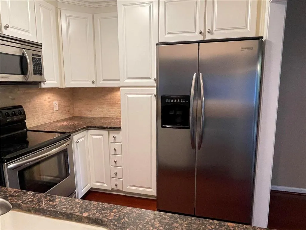 811 Abingdon Way, Atlanta, Georgia 30328, 1 Bedroom Bedrooms, ,1 BathroomBathrooms,Residential,Sold,811 Abingdon Way,6887862