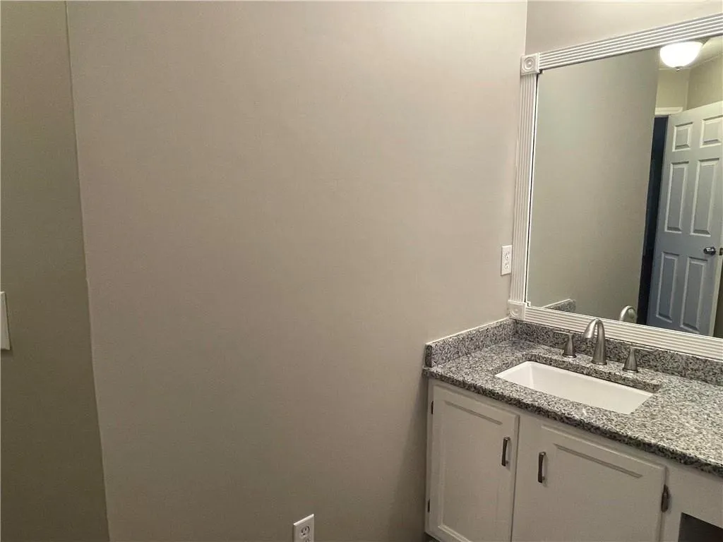 811 Abingdon Way, Atlanta, Georgia 30328, 1 Bedroom Bedrooms, ,1 BathroomBathrooms,Residential,Sold,811 Abingdon Way,6887862