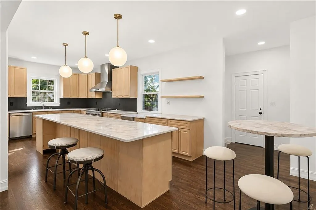 1330 W Wesley Road Nw, Atlanta, Georgia 30327, 6 Bedrooms Bedrooms, 0 ,6 BathroomsBathrooms,Residential,For Sale,1330 W Wesley Road Nw,7818983