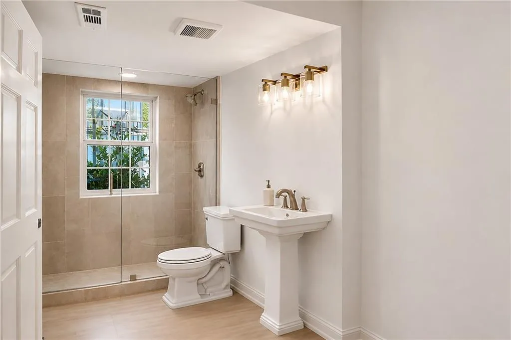 1330 W Wesley Road Nw, Atlanta, Georgia 30327, 6 Bedrooms Bedrooms, 0 ,6 BathroomsBathrooms,Residential,For Sale,1330 W Wesley Road Nw,7818983