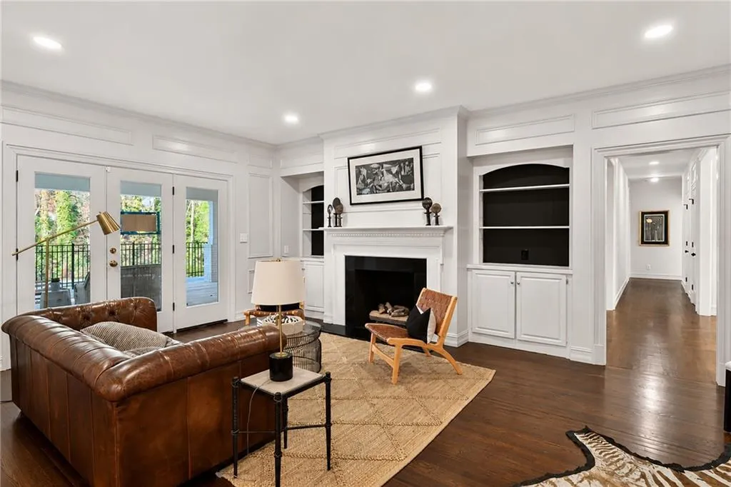 1330 W Wesley Road Nw, Atlanta, Georgia 30327, 6 Bedrooms Bedrooms, 0 ,6 BathroomsBathrooms,Residential,For Sale,1330 W Wesley Road Nw,7818983