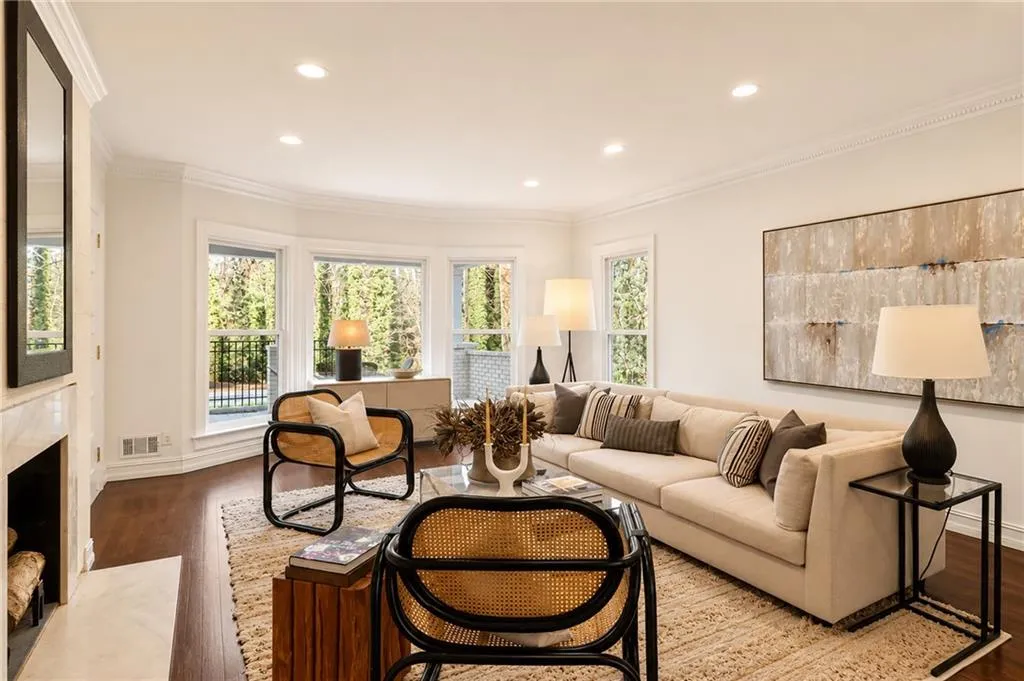 1330 W Wesley Road Nw, Atlanta, Georgia 30327, 6 Bedrooms Bedrooms, 0 ,6 BathroomsBathrooms,Residential,For Sale,1330 W Wesley Road Nw,7818983