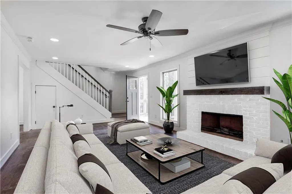 1040 Pitts Road, Sandy Springs, Georgia 30350, 3 Bedrooms Bedrooms, ,2 BathroomsBathrooms,Residential,Sold,1040 Pitts Road,6656316