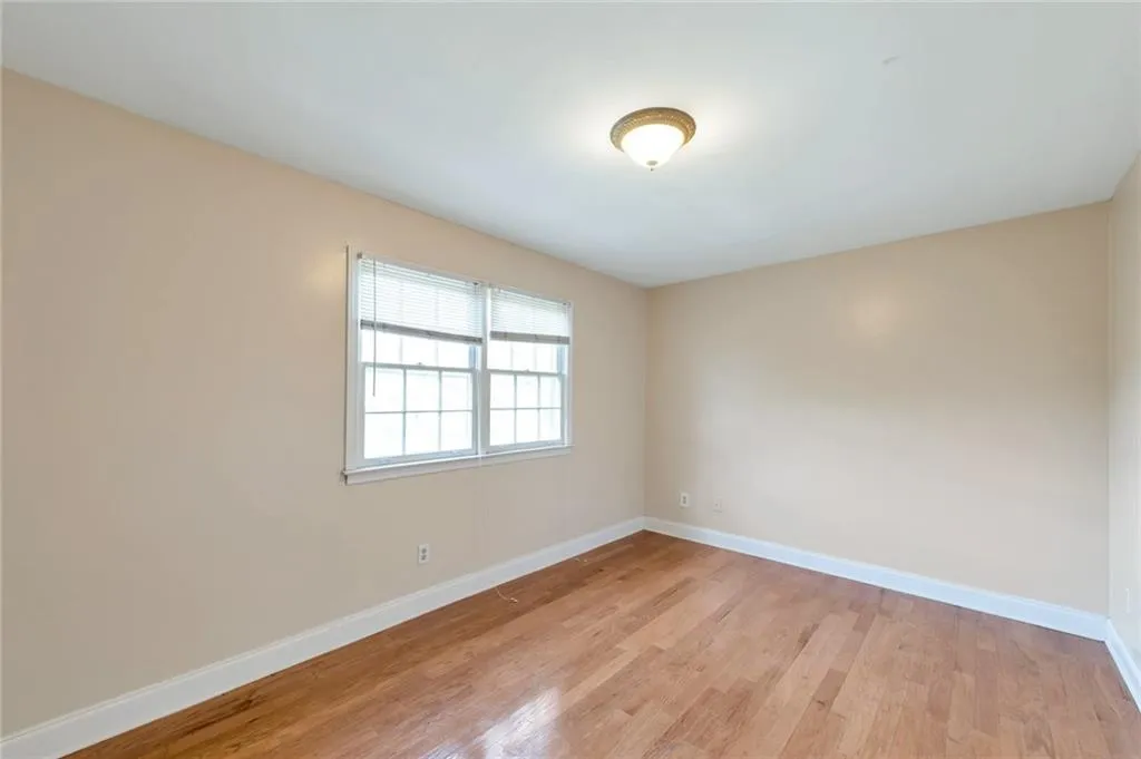 6520 Roswell Road Ne Unit 29, Sandy Springs, Georgia 30328, 2 Bedrooms Bedrooms, ,1 BathroomBathrooms,Residential,Sold,6520 Roswell Road Ne Unit 29,6884670