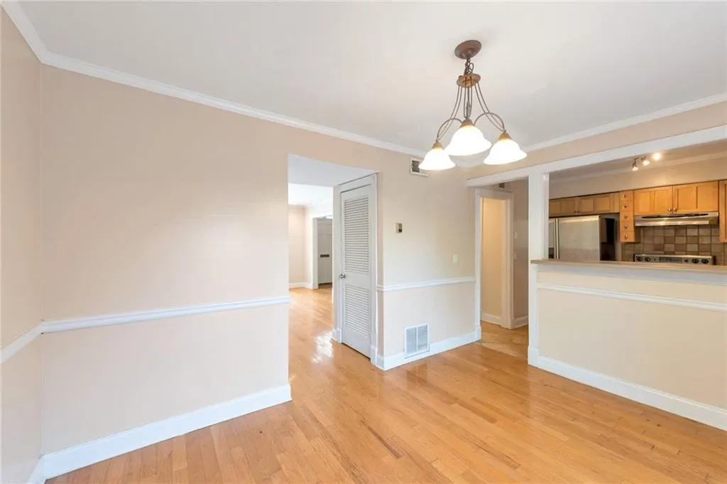 6520 Roswell Road Ne Unit 29, Sandy Springs, Georgia 30328, 2 Bedrooms Bedrooms, ,1 BathroomBathrooms,Residential,Sold,6520 Roswell Road Ne Unit 29,6884670