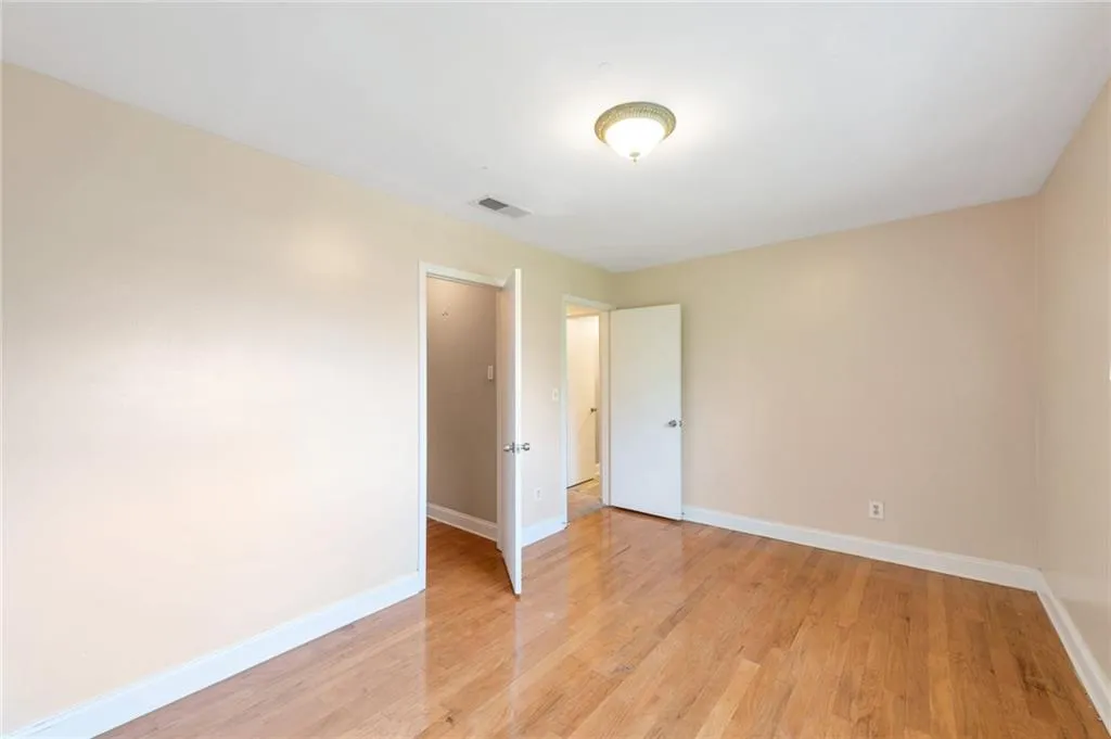 6520 Roswell Road Ne Unit 29, Sandy Springs, Georgia 30328, 2 Bedrooms Bedrooms, ,1 BathroomBathrooms,Residential,Sold,6520 Roswell Road Ne Unit 29,6884670