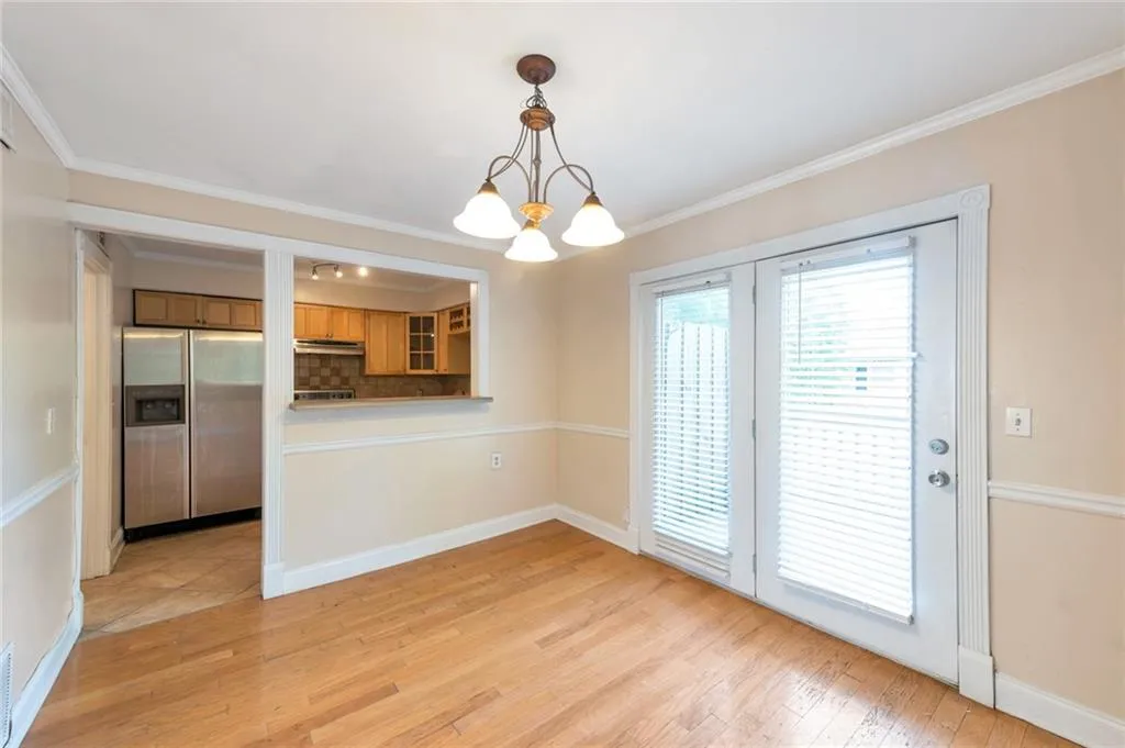 6520 Roswell Road Ne Unit 29, Sandy Springs, Georgia 30328, 2 Bedrooms Bedrooms, ,1 BathroomBathrooms,Residential,Sold,6520 Roswell Road Ne Unit 29,6884670