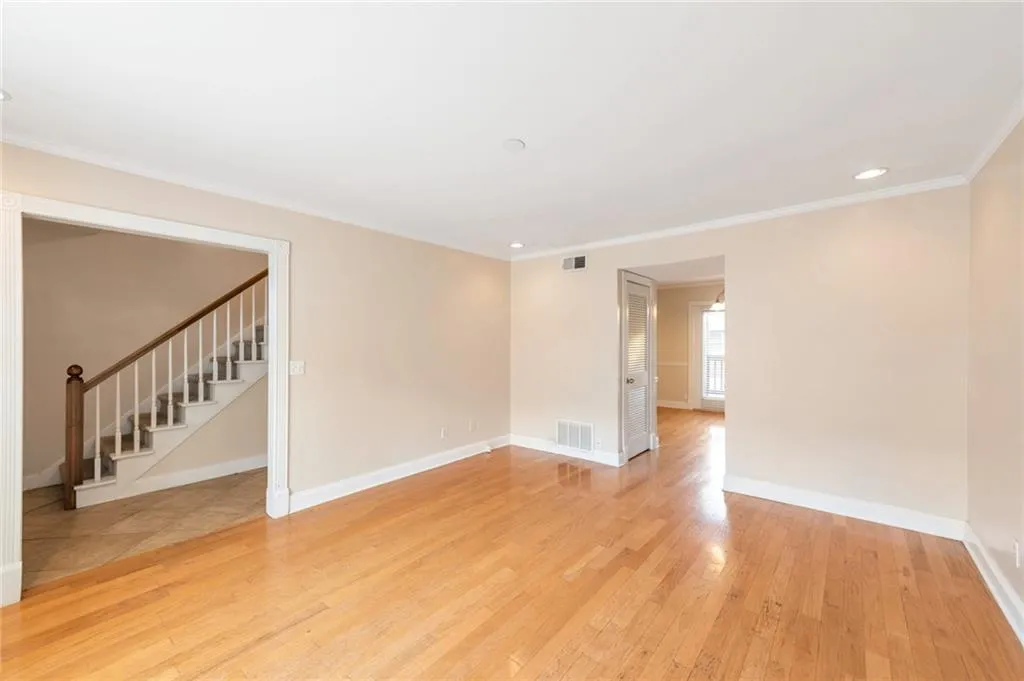 6520 Roswell Road Ne Unit 29, Sandy Springs, Georgia 30328, 2 Bedrooms Bedrooms, ,1 BathroomBathrooms,Residential,Sold,6520 Roswell Road Ne Unit 29,6884670