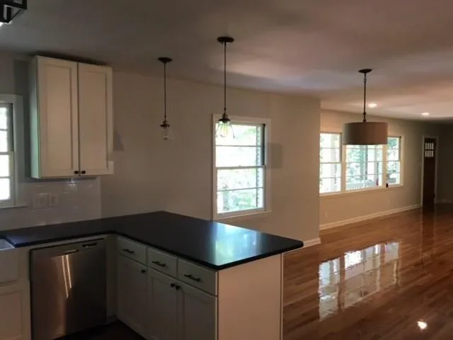 895 Starlight Drive, Atlanta, Georgia 30342, 3 Bedrooms Bedrooms, ,2 BathroomsBathrooms,Residential,Sold,895 Starlight Drive,6708744