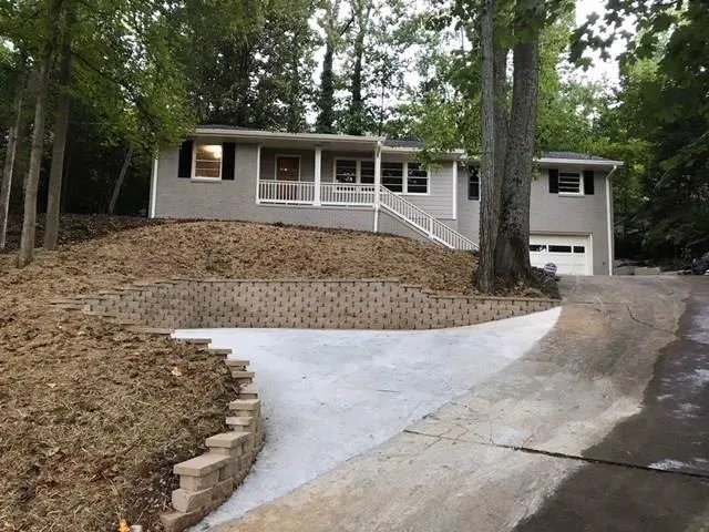 895 Starlight Drive, Atlanta, Georgia 30342, 3 Bedrooms Bedrooms, ,2 BathroomsBathrooms,Residential,Sold,895 Starlight Drive,6708744