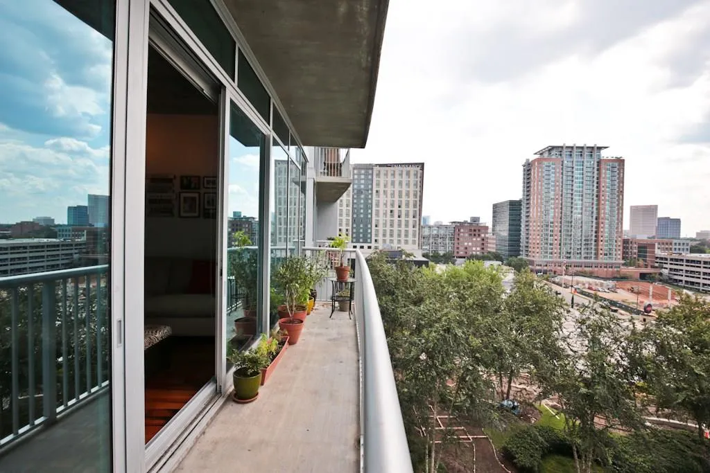 950 W Peachtree Street Nw Unit 1001, Atlanta, Georgia 30309, 2 Bedrooms Bedrooms, ,2 BathroomsBathrooms,Residential,Sold,950 W Peachtree Street Nw Unit 1001,5741337
